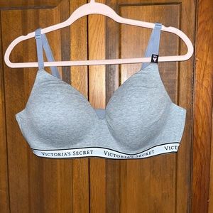38D Victoria Secret Bra NWT No Underwire